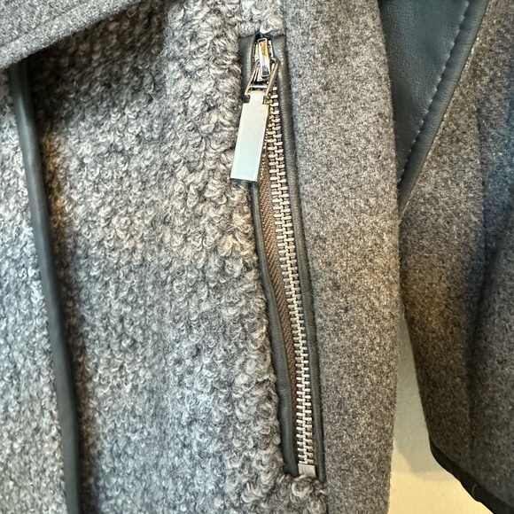 GORGEOUS Vince Camuto 3/4 length wool coat, size L - Picture 6 of 12